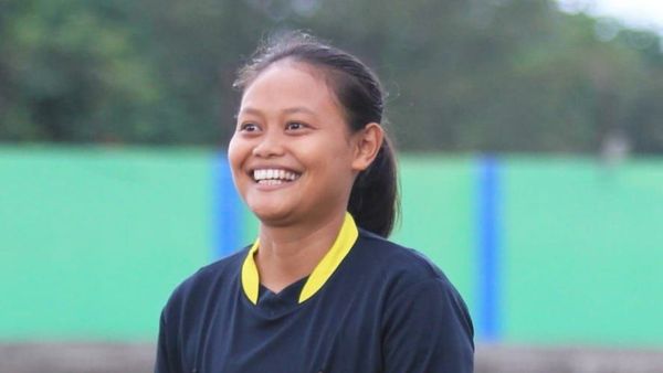 Dewi Latifah Bakul Angkringan yang Jadi Wasit Putri Sepakbola Nasional