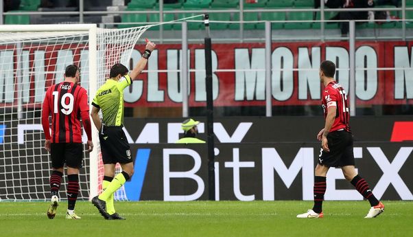 Gol Bunuh Diri dan Kartu Merah Ciderai Comebacknya Mike Maignan, AC Milan Tumbang di Tangan Sasuolo
