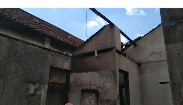 Gara-gara Lilin, Rumah Warga di Kota Yogyakarta Hangus Terbakar