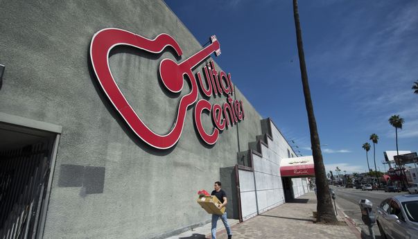 Babak Belur Dihajar Corona, Toko Gitar Terbesar di Amerika Ajukan Pailit