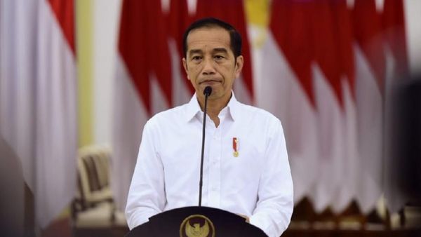 Mengapa Pembatasan Sosial Skala Besar Jokowi Dinilai Keblinger?