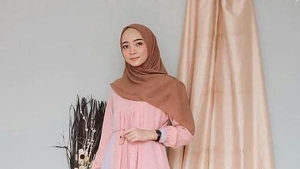 Jangan Salah Pilih! Ini Warna Jilbab yang Cocok untuk Baju Warna Peach