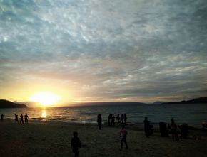 Mau Liburan di Pantai Tanpa Bikin Mata Perih? Datang Saja ke Pantai Bulbul di Lumban Bulbul, Toba Samosir