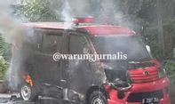 Mobil Ambulans  Bergambar Puan Maharani dan Megawati Terbakar, Terparkir Sudah 3 Hari?