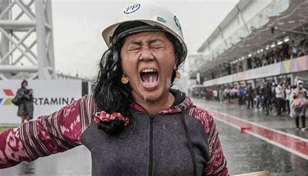 Pawang Hujan Rara Dapat Ucapan Terima Kasih dari MotoGP, Ustaz Khalid Basalamah: Itu Penyihir, Haram