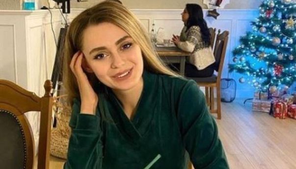 Dianggap Hanya Bermodal Paras Cantik, Perempuan Rumania Ini Dipaksa Resign dari Jabatannya