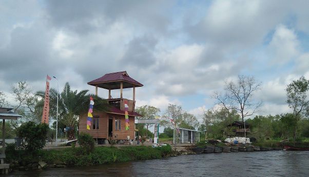 Pulau Besusen di Selat Tanjung Medan, Liburan ke Pulau Tanpa Menyeberangi Laut