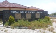 Berita Jateng: Rumah Dinas Bupati Kendal Disulap Jadi Bioskop Terbuka