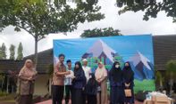 Ajarkan Siswa Peduli Lingkungan Sekitar, SMA N 1 Imogiri Gelar Baksos untuk Anak Yatim dan Piatu