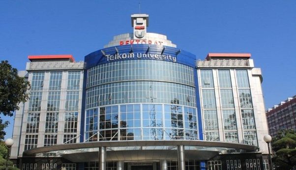 Mahasiswa Telkom University Ciptakan Robot Pembasmi Kuman