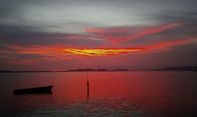 Menikmati Sunset dan Keindahan Laut dari Jembatan Kuning di Pasar Belakang, Kota Sibolga