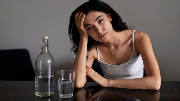 Berlebihan Minum Air Putih Bisa Sebabkan Hiponatremia, Kenali Gejala dan Dampaknya