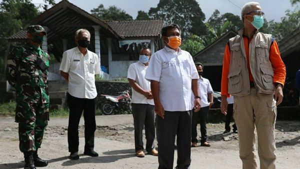 Berita Jateng: Aktivitas Vulkanik Merapi Meningkat, Ganjar Pranowo Cek Kesiapan Simulasi Evakuasi Pengungsi