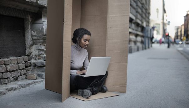 Sering Dianggap Tak Etis! 5 Sikap Orang Introvert di Tempat Kerja yang Harus Dimaklumi