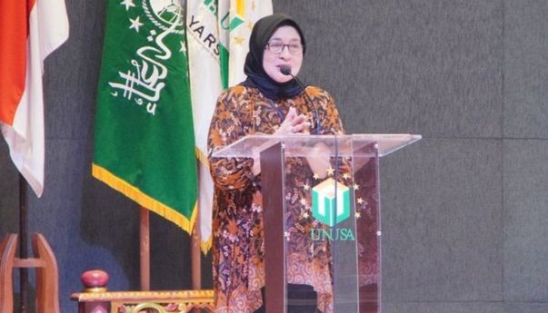 Nila Moeloek Prediksi Setengah Penduduk Dunia Akan Gunakan Kacamata