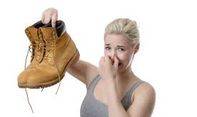 Menghilangkan bau pada sepatu tanpa ribet harus mencuci