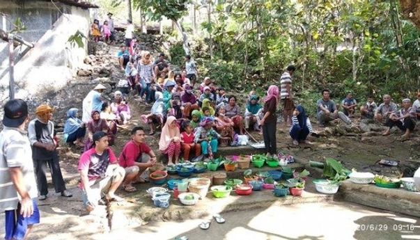 Berita Jogja: Wujud Syukur kepada Tuhan, Warga Dusun Banyubening Gelar Bersik Kali Njebul