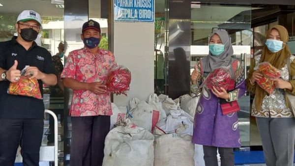 1,1 Ton Cabai Diborong ASN Pemprov Jateng Bantu Petani yang Rugi karena Harga Anjlok