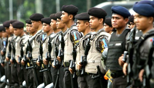 Seragam Satpam Mirip Banget dengan Polisi, Netizen: Bedainnya Gampang, Kalau Ramah Nggak Ada Pungli Itu Satpam