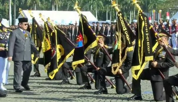HUT Bhayangkara ke-79, Prabowo Anugerahkan Tanda Kehormatan Nugraha Sakanti kepada Tujuh Satuan Polri