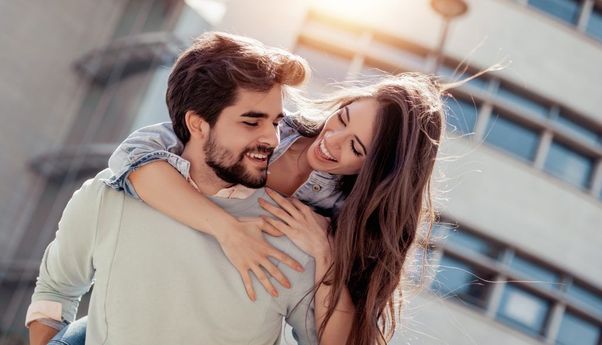 Lakukan 5 Hal Ini Agar Hubunganmu dengan Pasangan Awet dan Bahagia