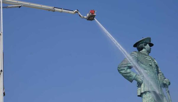 Diresmikan 25 Tahun Lalu, Monumen Jalesveva Jayamahe di Surabaya Sudah Pernah Dibersihkan?