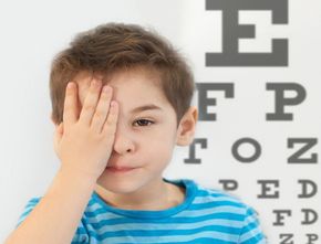 Kenali Tanda-tanda Gangguan Penglihatan pada Anak