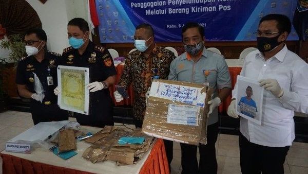 Paket Sabu Diselundupkan dalam Kaligrafi, Residivis Narkotika asal Magelang Dibekuk Polisi