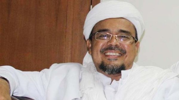 Senyum Lebar Habib Rizieq Shihab Saat Anies Baswedan Bekukan Holywings di Jakarta