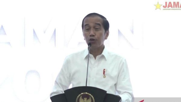 Pesan Jokowi ke Relawan: Ojo Kesusu, Atraksi Politik Belum Selesai
