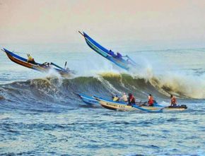 Berita Jateng: Ombak di Laut Selatan Jateng-DIY Diprediksi Capai 4-6 Meter, Waspada Nelayan!