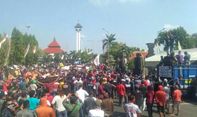 Berita Jateng: Para Biduan Dangdut Begoyang di Alun-Alun Kudus, Demonstrasi Rasa Konser