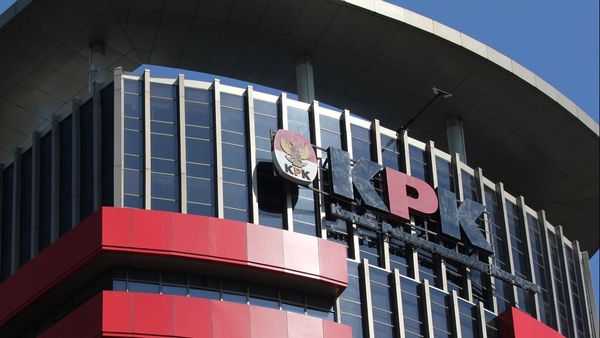 KPK Temukan Dokumen Aliran Uang Saat Geledah Sejumlah Lokasi di Kabupaten Buru Selatan, Maluku