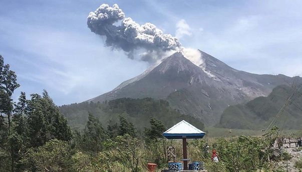 Berita Terbaru di Jogja: Suara Guguran Gunung Merapi Terdengar 6 Kali dalam 12 Jam