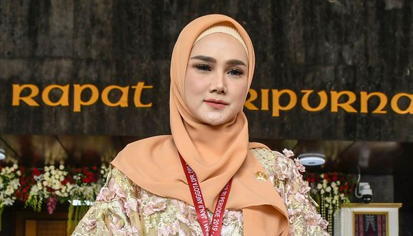 Mulan Jameela, Tolak UU KPK hingga Kacamata ‘Gucci’