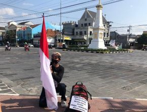 Berita Terbaru di Jogja: Seorang Pria Lakukan Aksi Jalan Kaki Yogyakarta—Semarang, Inilah Alasannya