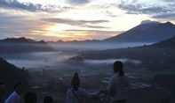 Berstatus Waspada, Jalur Pendakian Gunung Agung Dijaga Ketat