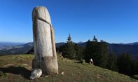 Patung Penis Raksasa di Puncak Gunung Ini Hilang Misterius, Siapa Pelakunya?
