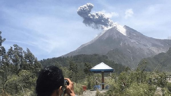 Berita Jateng: Tiga Jalur Evakuasi Merapi Rusak Parah, Warga Siapkan Jalur Alternatif Pengungsian