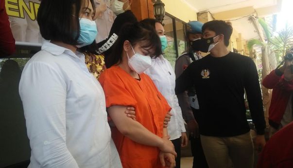 Terciduk di Hotel Denpasar, Gara-gara Telanjang Bulat Saat Live Selebgram Asal Cianjur Terjerat UU Pornografi