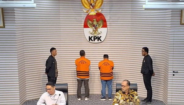 KPK Tahan Bupati Situbondo Karna Suswandi usai Ditetapkan Jadi Tersangka Korupsi Dana PEN