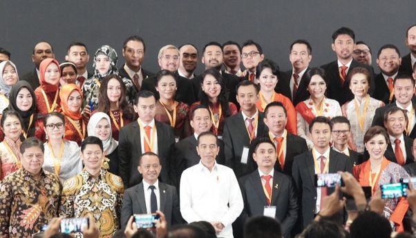 Jadi Pembicara di HIPMI, Jokowi: Bapak Sandi hati-hati di 2024