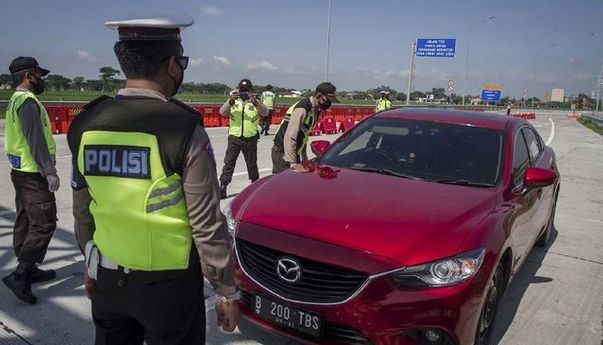 333 Jalur Mudik Disekat Polisi, Pemudik Nakal Siap-siap Putar Balik