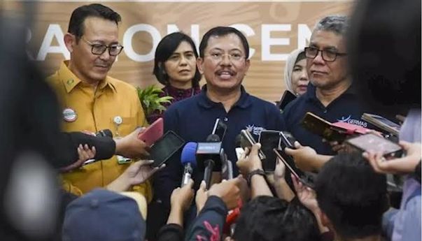 Menteri Kesehatan Serahkan Gaji Pertama untuk BPJS, Berapa Gajinya?