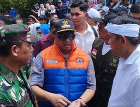 Dedi Mulyadi Janji Beri Bantuan Rp50 Juta untuk Keluarga Korban Ledakan Amunisi di Garut
