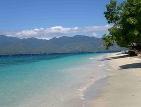 Pilihan Pantai di Jawa Barat yang Indah Banget