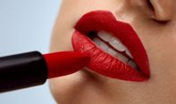 Tata Cara Penggunaan Lipstik Agar Tetap Awet Saat Lebaran
