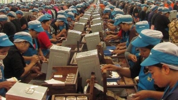 Puluhan Ribu Buruh Terancam Dirumahkan Jika Cukai Tembakau Naik