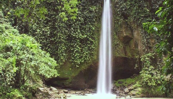 Sambutan Sejuk Air Terjun Sampuran Widuri Desa Dolok Merawan di Serdang Bedagai