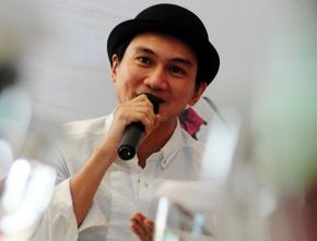 Berita Terkini: Mengapa Banyak Orang Indonesia Percaya Klaim Hoaks dalam Video Anji dan Hadi Pranoto?